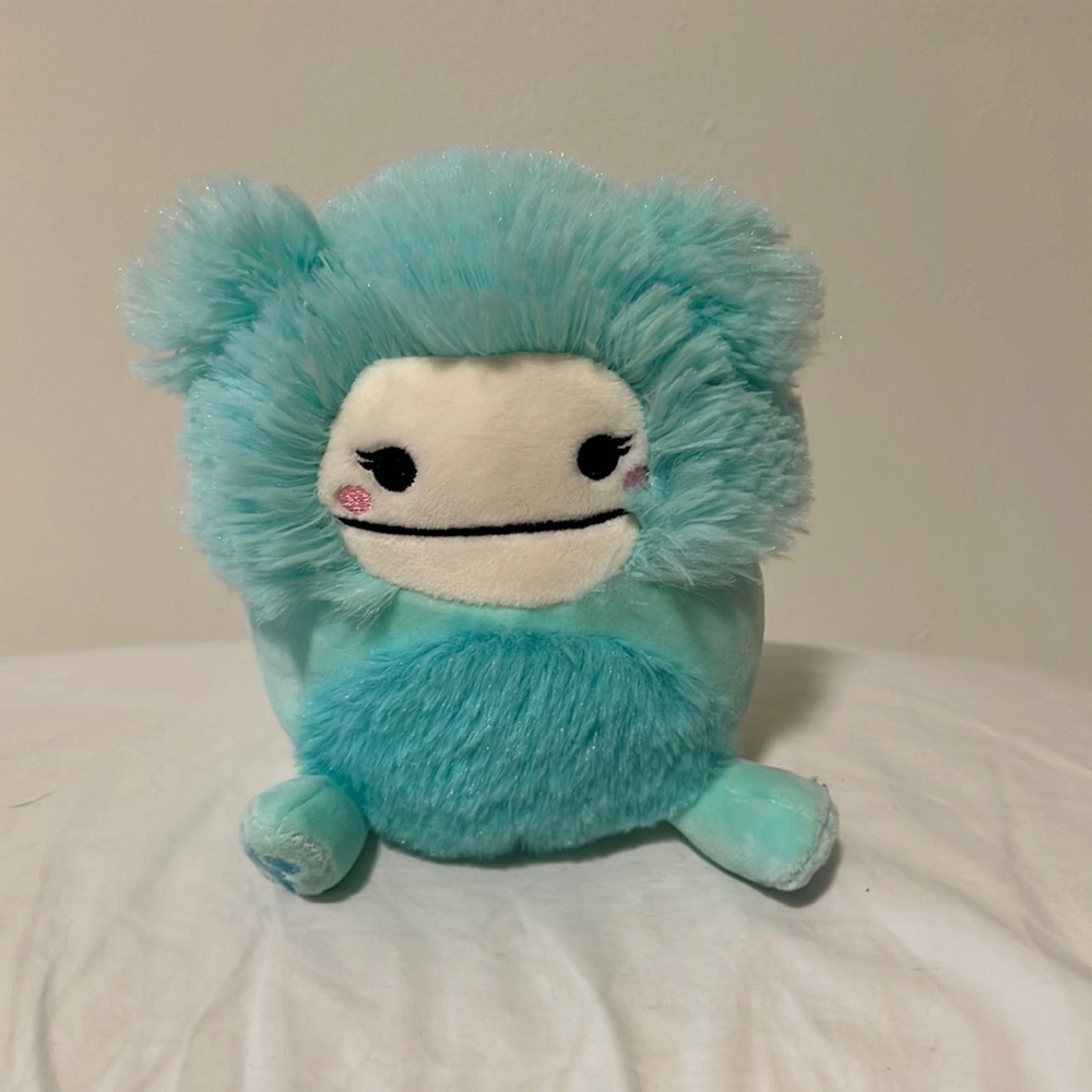 5 inch Joelle the big foot squishmallow